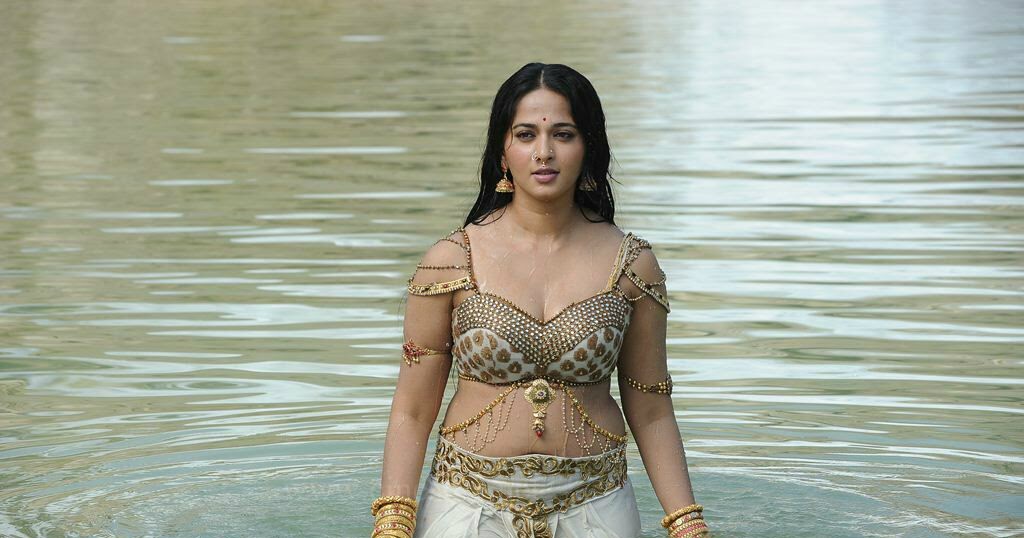 Beautiful HD Wallpapers of Anushka Shetty ~ Facts N' Frames-Movies | Music  | Health | Tech | Travel | Books | Education | Wallpapers | Videos