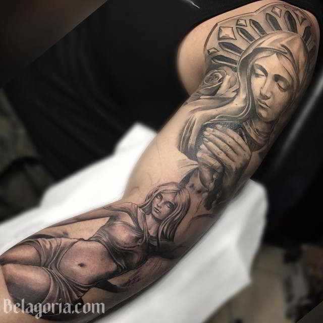 Un tatuaje cristiano para mujer