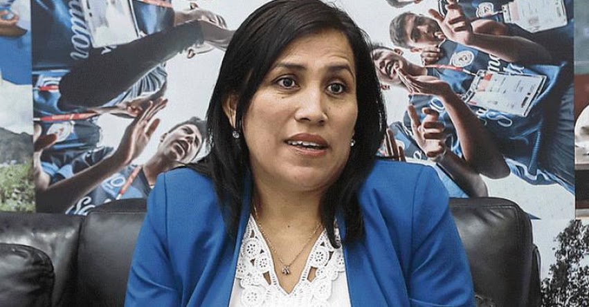 El congreso no tiene como función decidir qué se pone o se saca en los textos escolares, sostuvo la Ministra de Educación Flor Pablo Medina El congreso no tiene como función decidir qué se pone o se saca en los textos escolares, sostuvo la Ministra de Educación Flor Pablo Medina