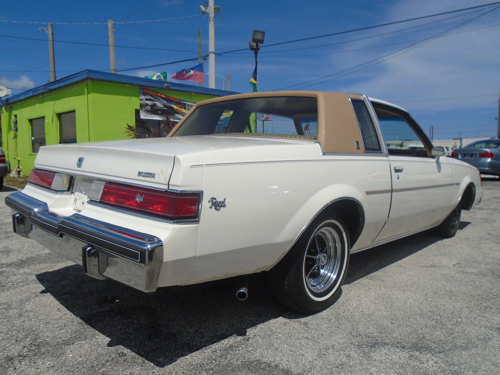 BUY-HERE-PAY-HERE, GUARANTEED AUTO LOAN APPROVAL, FL. 4399 N. Dixie Hwy