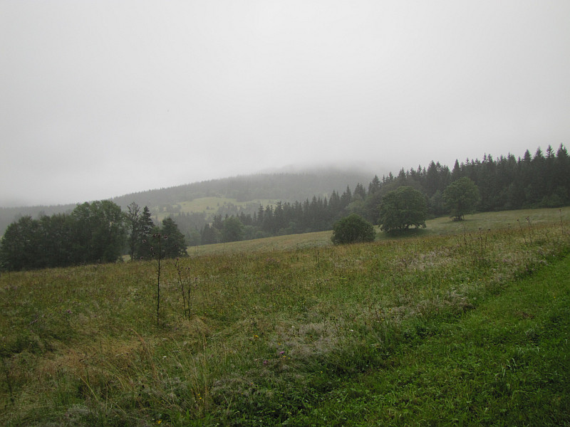 Przełęcz pod Lemešnou (800 m n.p.m.).