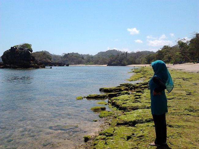 Air pantai yang jernih