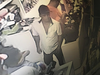 ITIÚBA: BANDIDO FURTA CELULAR EM LOJA E CÂMERAS DE SEGURANÇA REGISTRA TODA AÇÃO ITIÚBA: BANDIDO FURTA CELULAR EM LOJA E CÂMERAS DE SEGURANÇA REGISTRA TODA AÇÃO