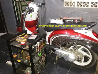 Cara pasang alarm motor pada Honda Scoopy Karbu Cara pasang alarm motor pada Honda Scoopy Karbu