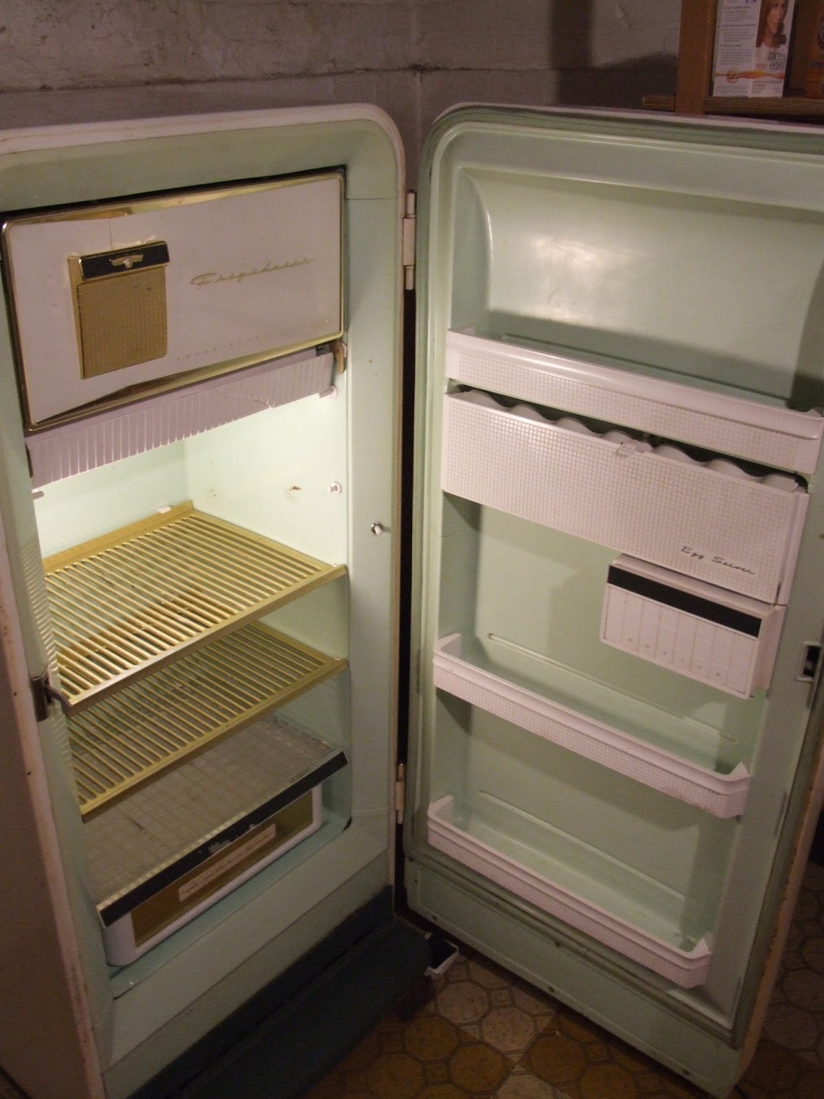 mid-century-chicago-1950-s-frigidaire-refrigerator