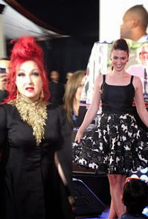 Sara Bareilles y Cyndi Lauper