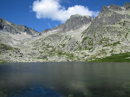 Wielki Staw Spiski (słow. Veľké Spišské pleso; 2014 m n.p.m.). Wielki Staw Spiski (słow. Veľké Spišské pleso; 2014 m n.p.m.).