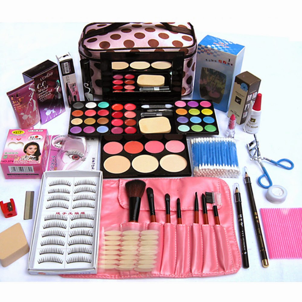 tendencia-a-la-moda-de-maquillaje-kit-de-maquillaje
