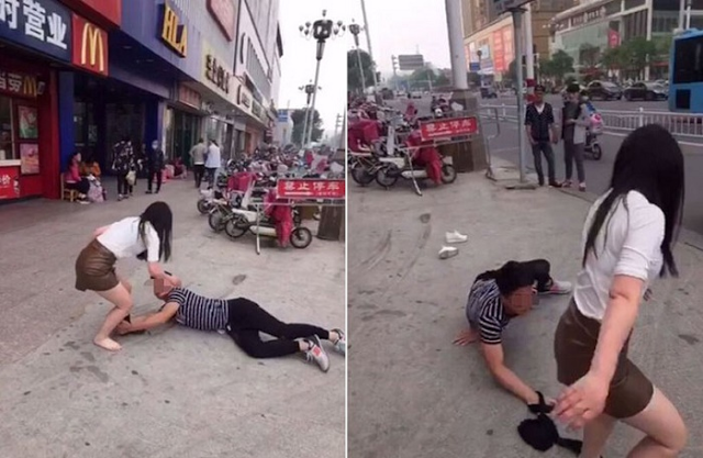 This man lies on the streets of China, begging for his ex-gf's forgiveness! Unbelievable! This man lies on the streets of China, begging for his ex-gf's forgiveness! Unbelievable!