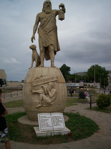 Diogenes-statue-Sinop.JPG