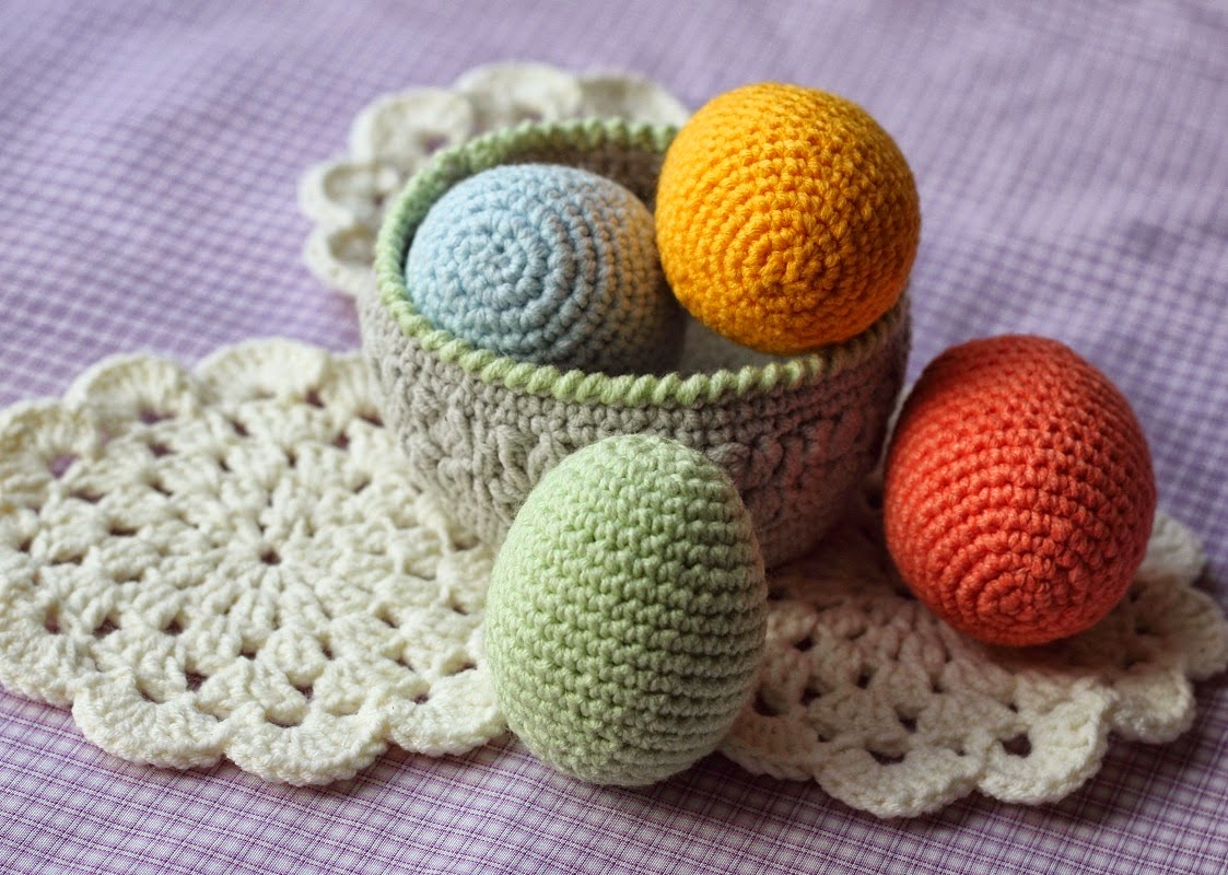 пасхальное яйцо амигуруми. связала яички. пасхальное яйцо крючком. вязаные пасхальные яйца. яйцо вязаное крючком.
