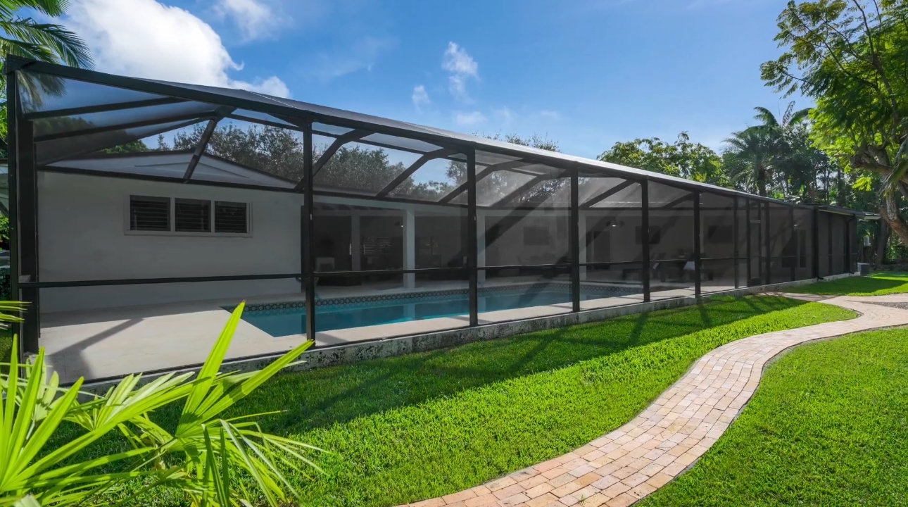Tour 12050 Moss Ranch Rd, Miami, FL Home vs. 23 Interior Design Photos