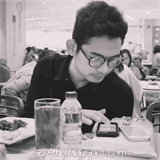 Foto Ganteng Miqdad Addausy Memakai Kacamata Foto Ganteng Miqdad Addausy Memakai Kacamata