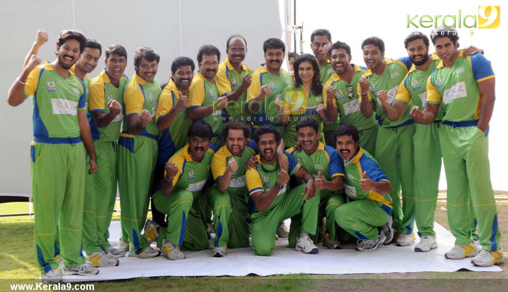 MohanLal in Cricket,Kerala Strikers Calender,Bhavana Hot In Ccl