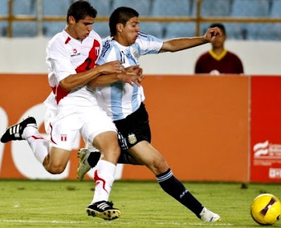 Aldo Corzo Foto de Aldo Corzo jugando para la selección