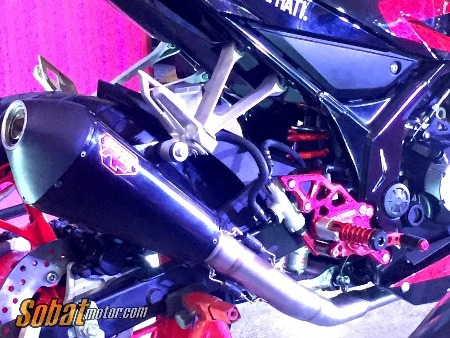 Intip beberapa detail All New CBR150R Special Edition custom yang dilelang di acara Honda Sport Motor Show 2017 dikota Medan