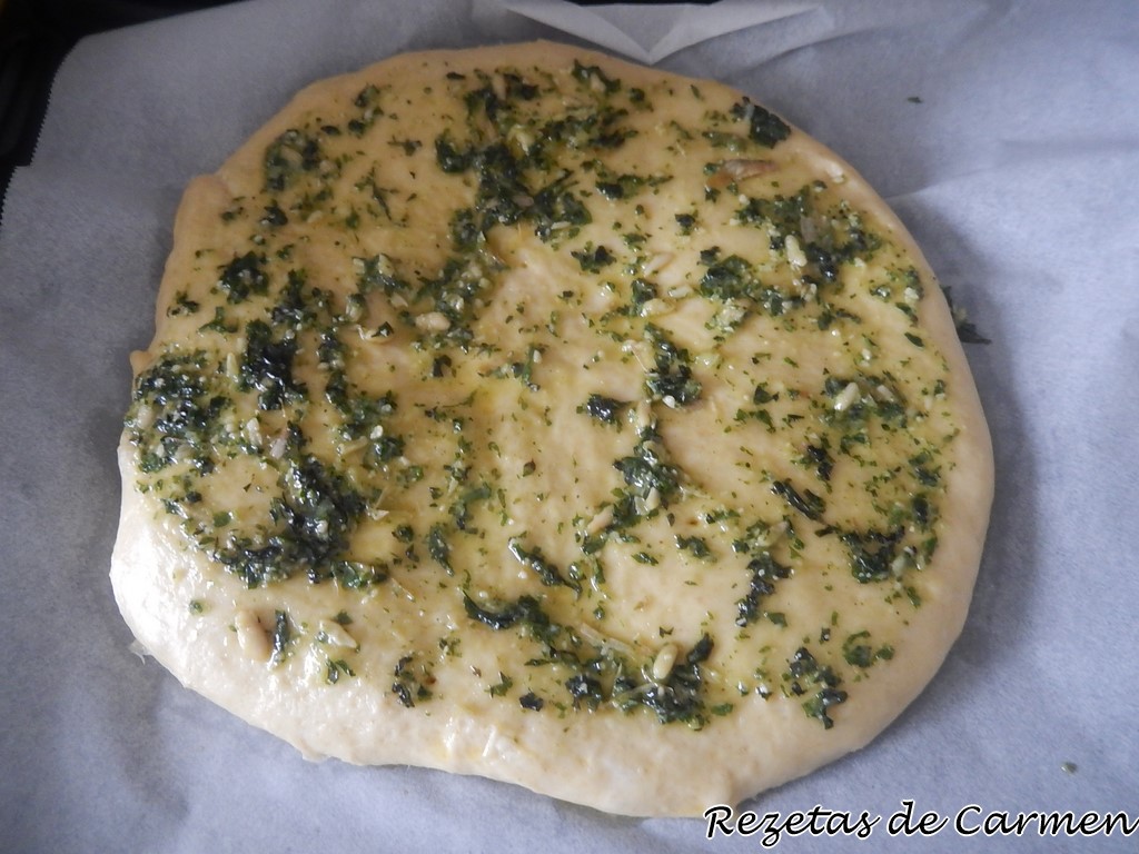 Focaccia al pesto