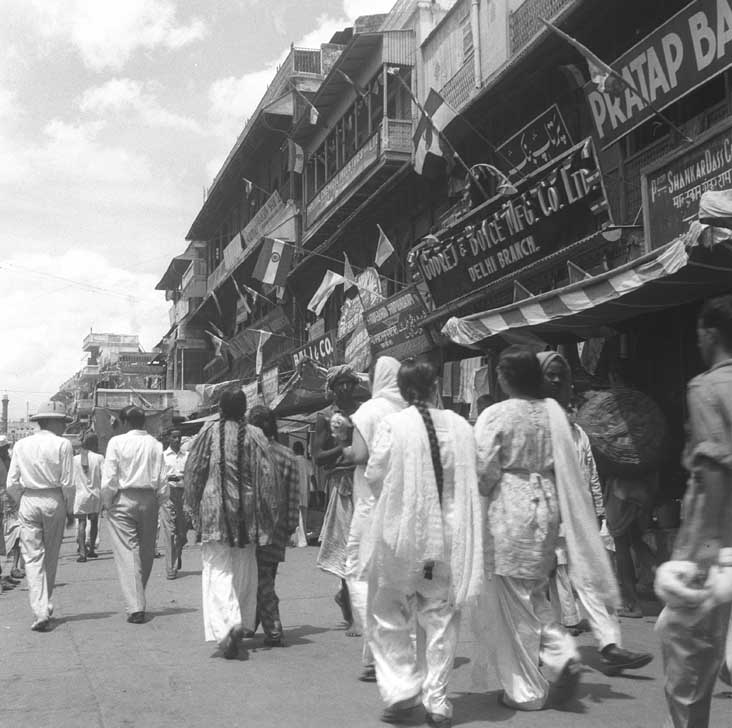 Indian Independence Day Celebration in Delhi 15 August 1947 Old jpg (732x728)