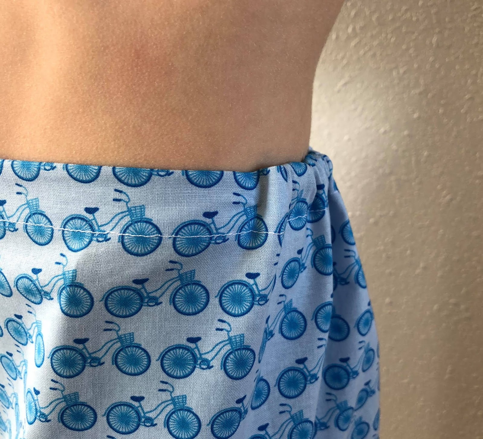 Create Kids Couture Make an Adjustable Waist Using Buttonhole Elastic