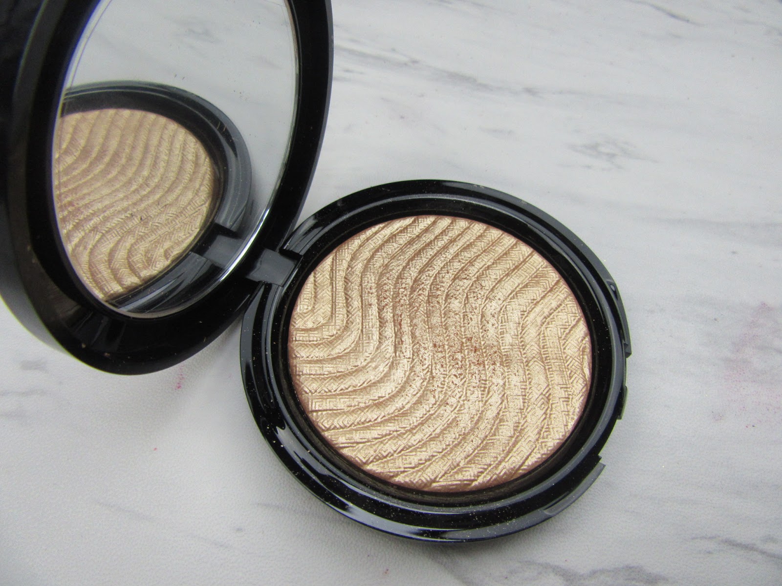 F Makeup Forever Pro Light Fusion Highlighters swatches