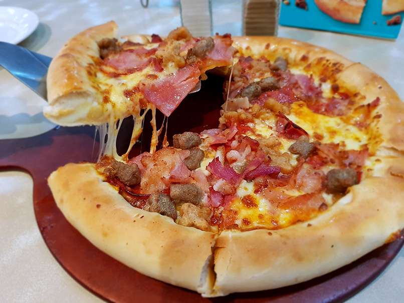 Stuff Your Crust For Free Pizza Hut Meat 2bstuffed 2bcrust 2bpizza Stuff Your Crust For Free Pizza Hut