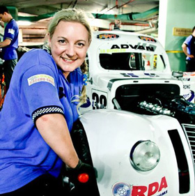 Speedqueens: Saloon and Truck Racing in Australia