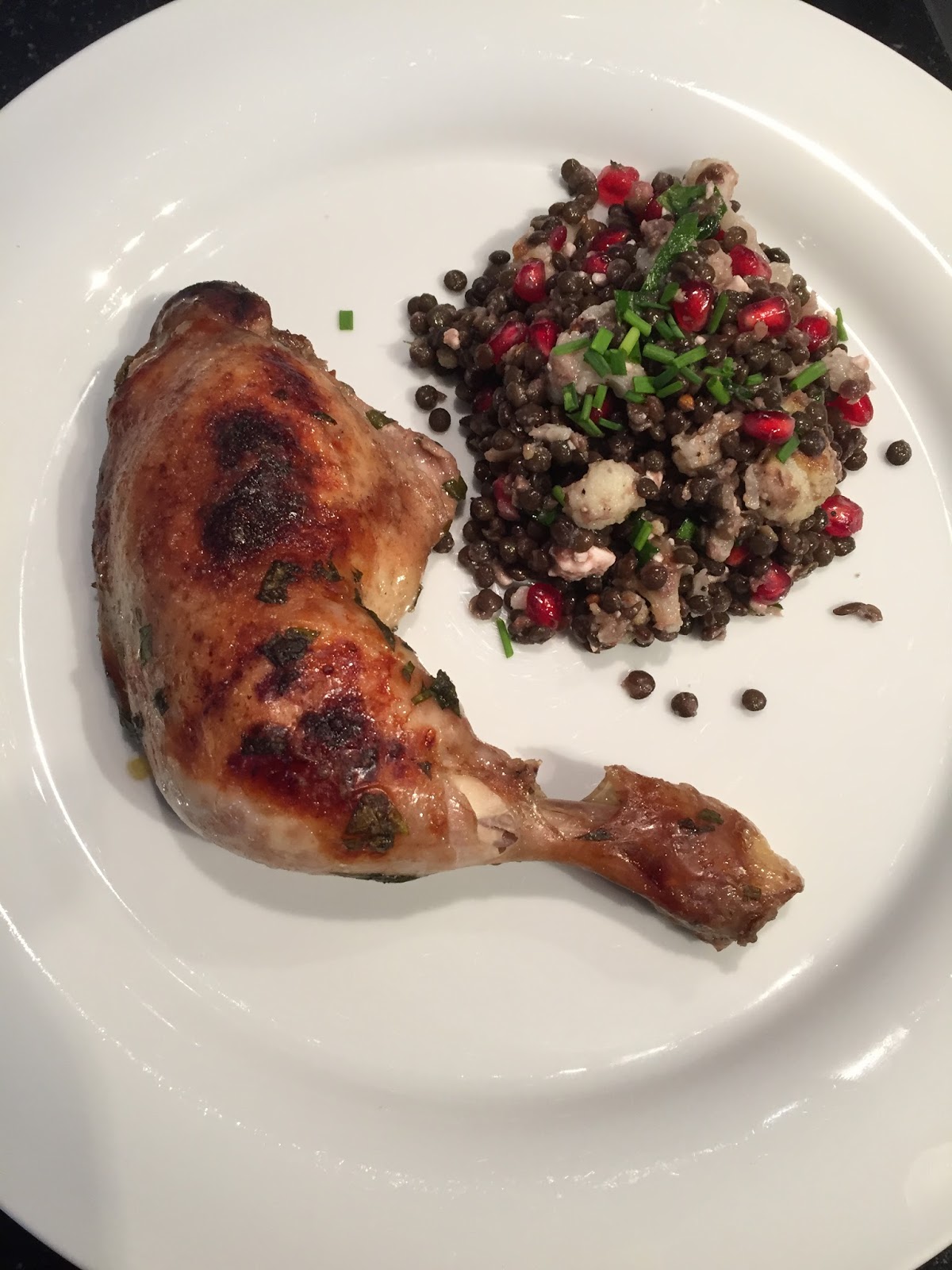 Claudia&amp;#39;s Küche: Hähnchenkeule mit Linsensalat