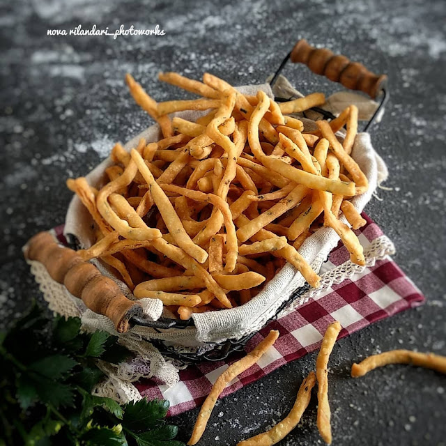 Aneka Resep Bikin Kue Bawang Sederhana Renyah dan Gurih Aneka Resep Bikin Kue Bawang Sederhana Renyah dan Gurih