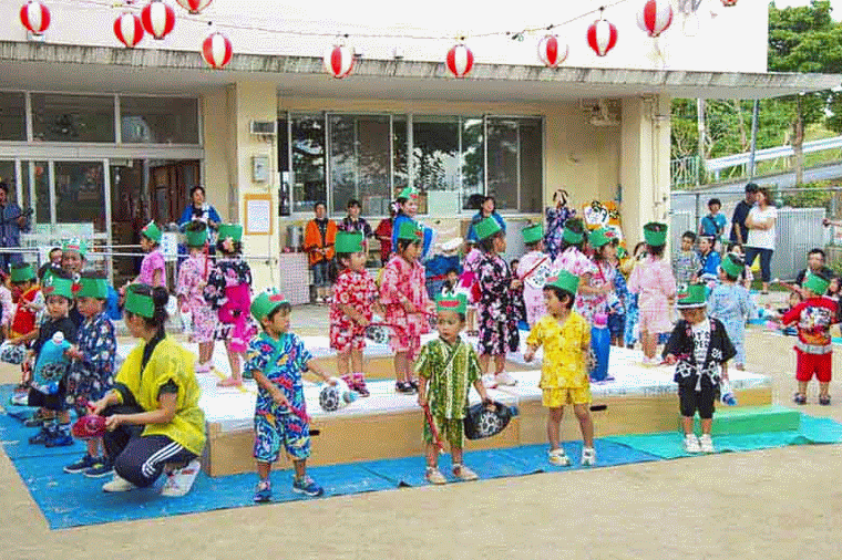 children Eisa dancing