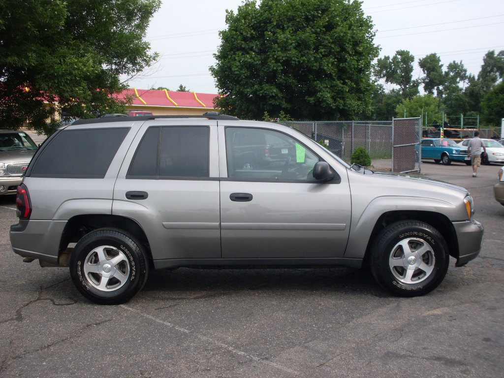 Ride Auto: 2006 Chevy Trailblazer gris Ride Auto: 2006 Chevy Trailblazer gris