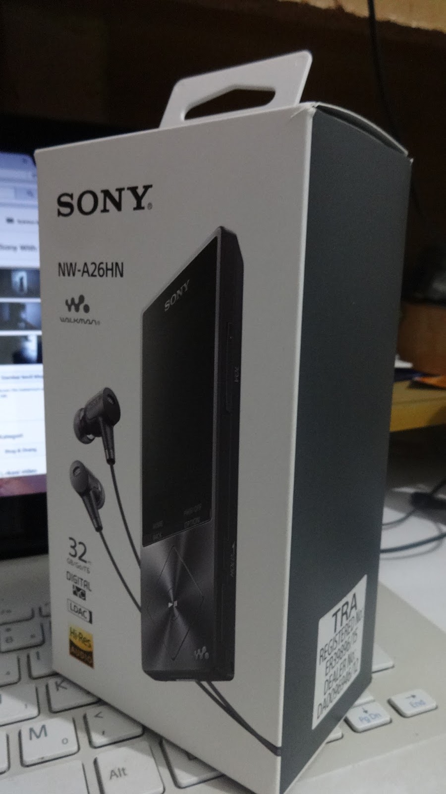 Unboxing Sony Walkman NW-A26HN: Hi-Res Music Player From Sony With
