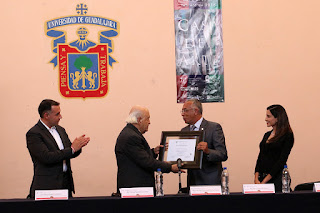 Dr. Vicente Preciado Zacarías recibe homenaje en el XIX aniversario de Casa del Arte