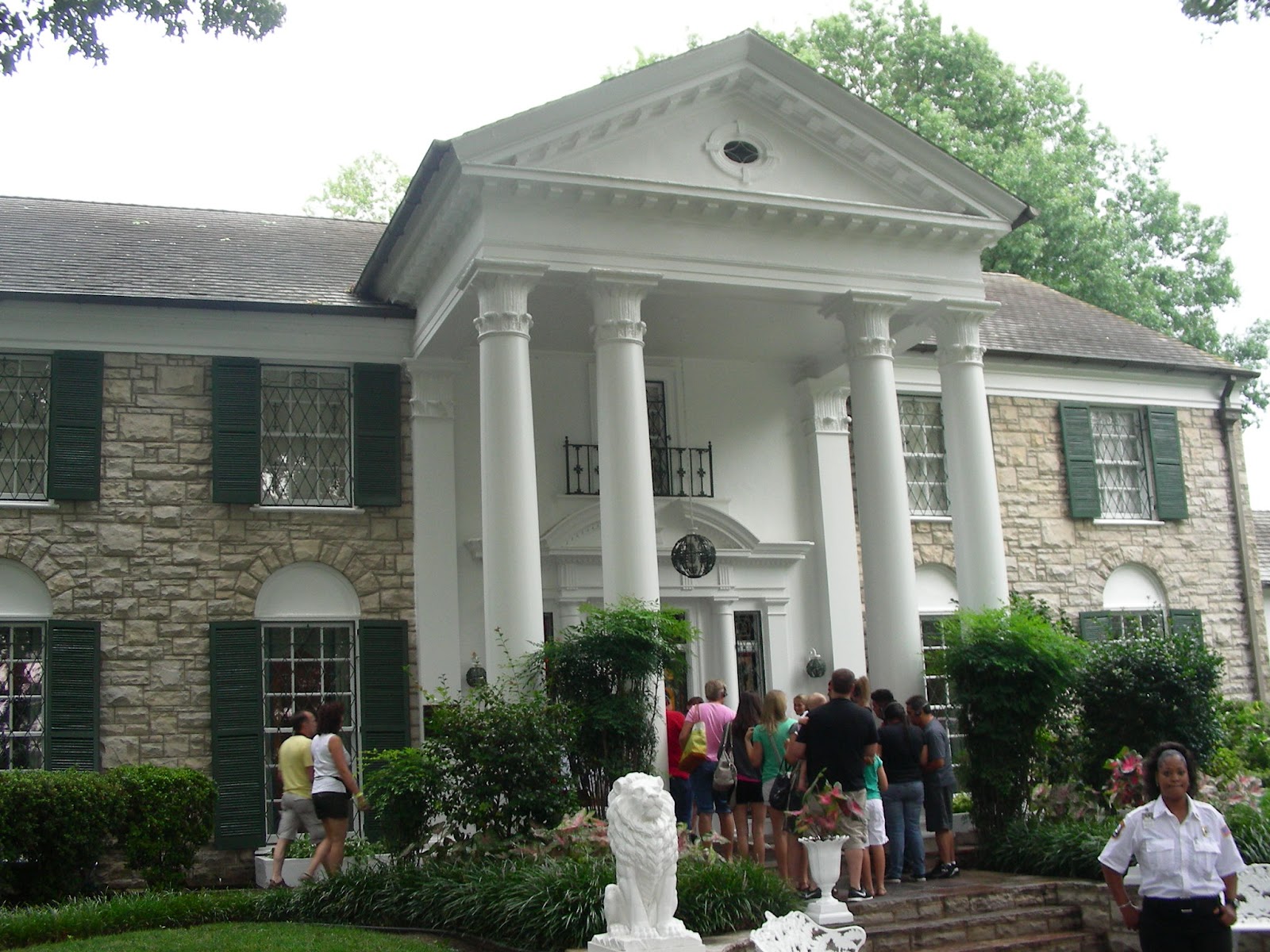 From Taiwan to Texas Life in MidAmerica Graceland