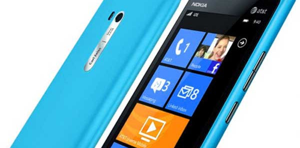 Nokia Lumia 730 Selfie Dual Sim, video call gratis di Skype Nokia Lumia 730 Selfie Dual Sim, video call gratis di Skype