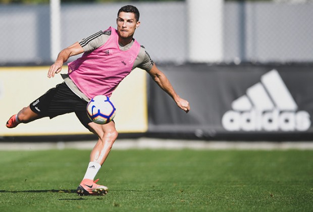 Ronaldo Sedang Latihan Sepak Bola