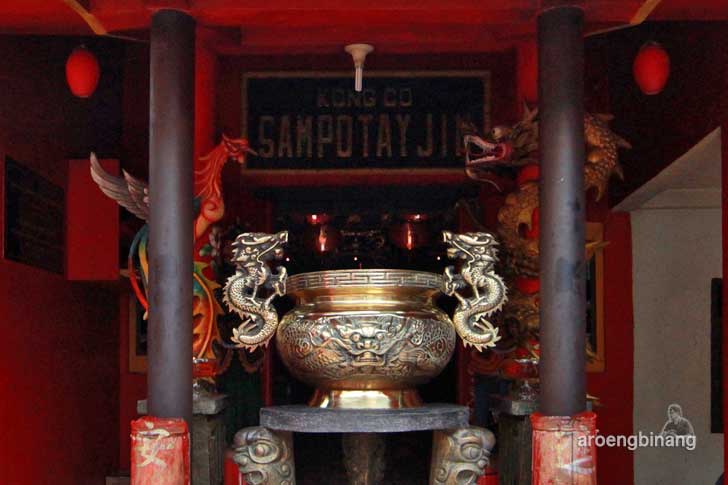 kelenteng sam po tayjin tangerang