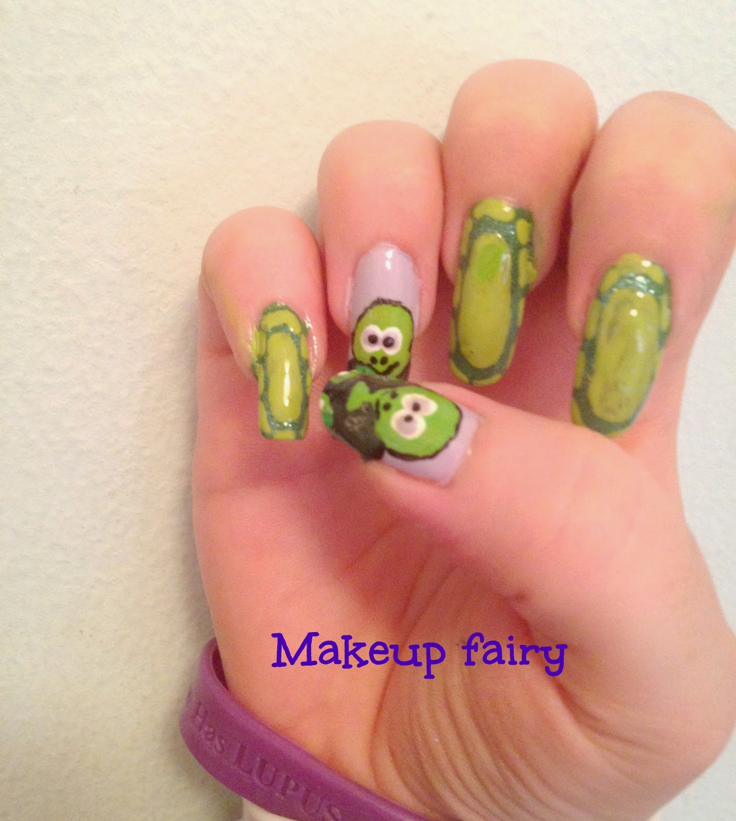 Turtle nail art