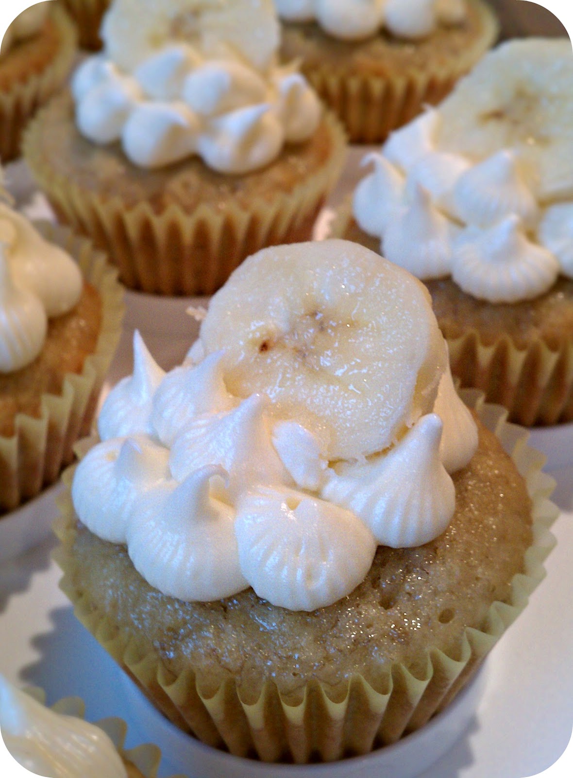 Life's Simple Measures: White Chocolate Banana Cupcakes