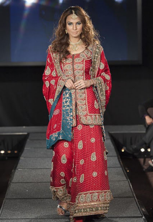 MiX FasHioN: Latest Dubai Fashion Dress