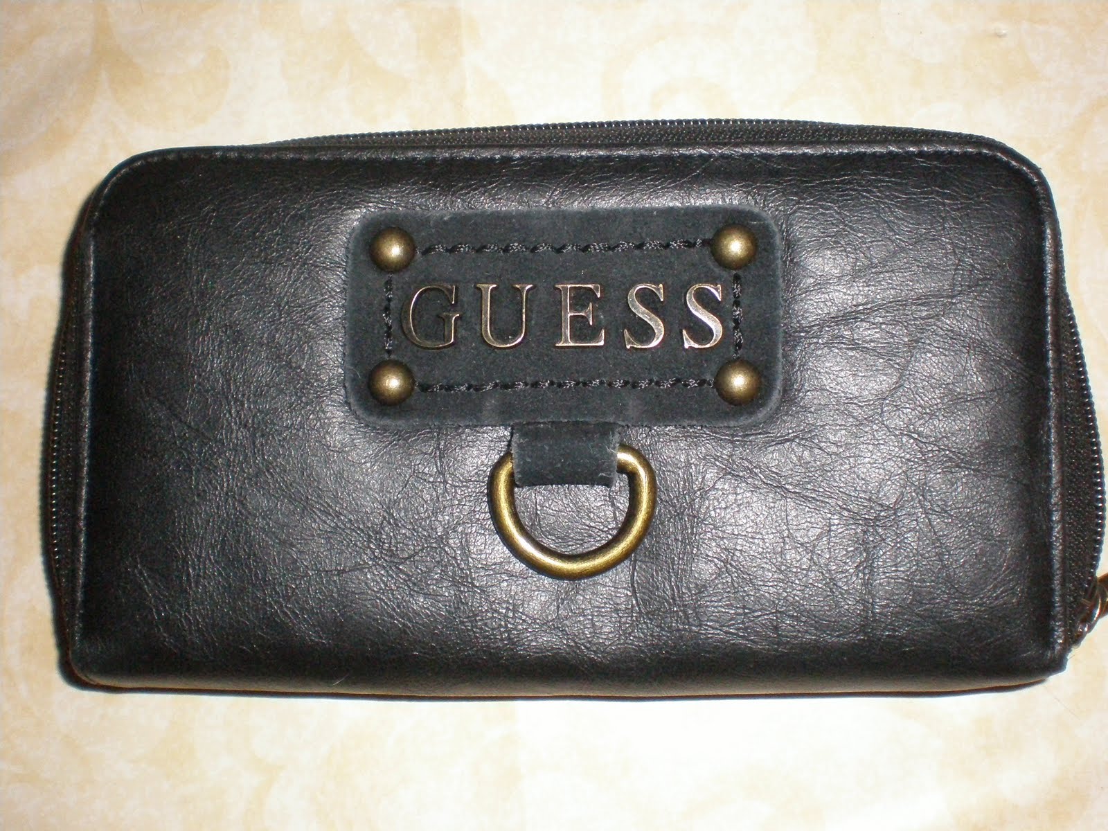 Beauty, fashion, my life.....: My new guess wallet..!!