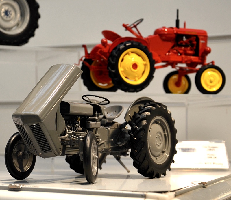 Ferguson TEA20 Farm Tractor M7 UNPAINTED O Scale Langley Models Kit 1/43 Metal