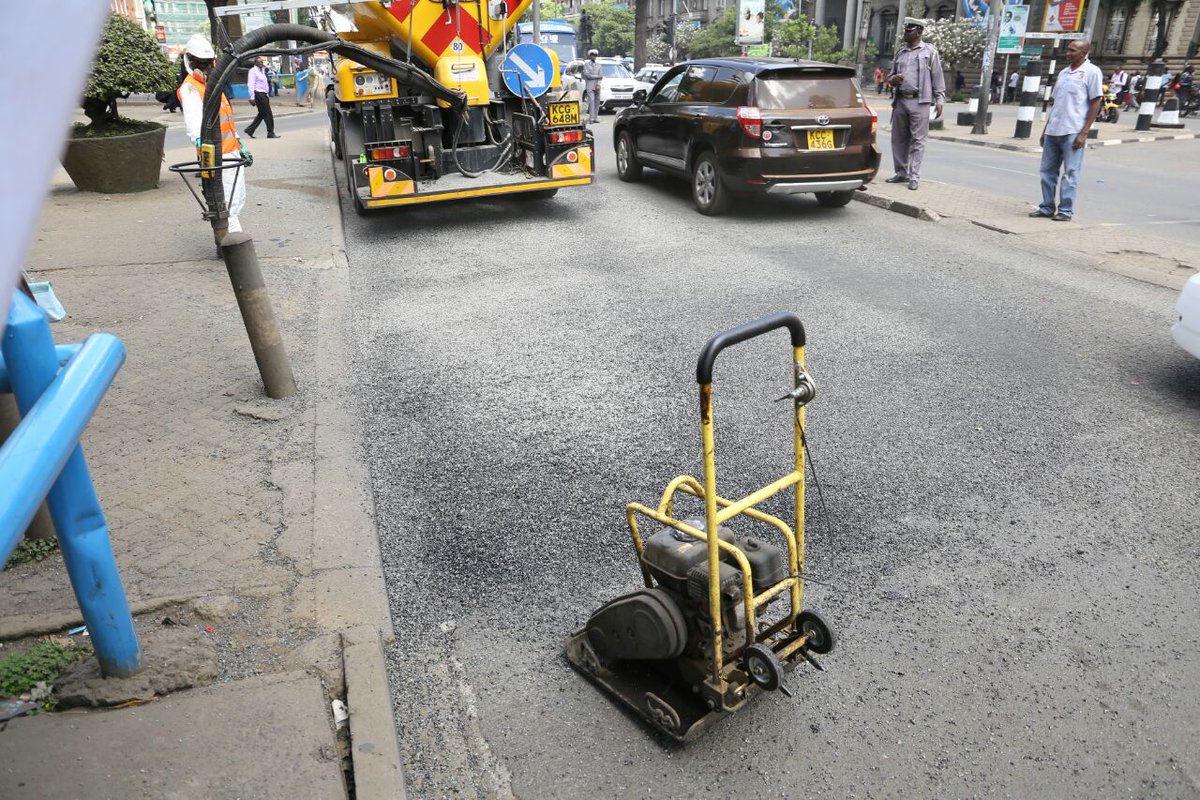 This pothole patching machine takes three minutes to fill a pothole