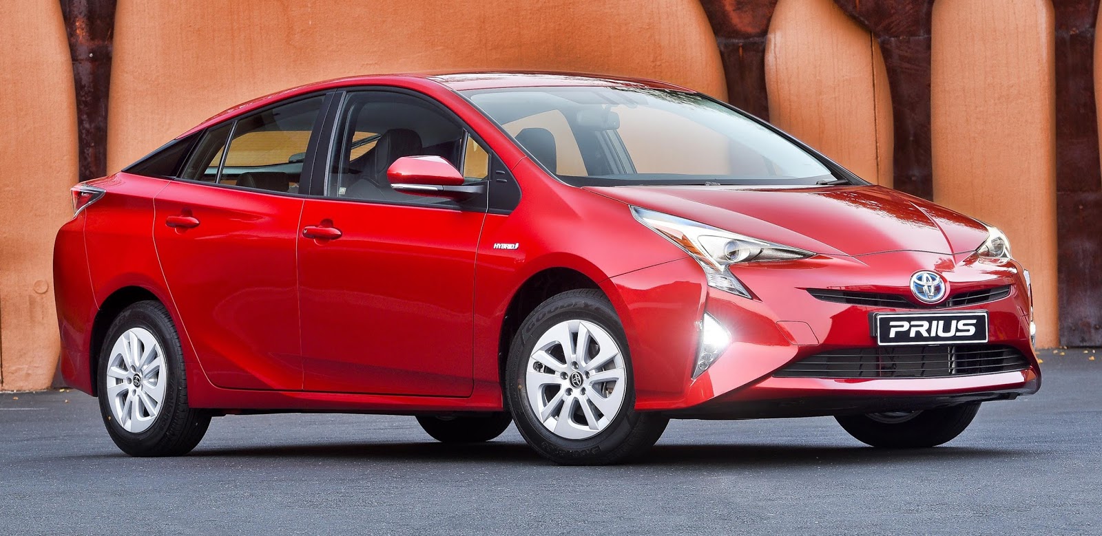 Тойота королла в автосалоне 1. Мэйджор сокольники тойота. Автосалон тойота в москве. Тойота рядом со мной. Тойота рядом со мной.