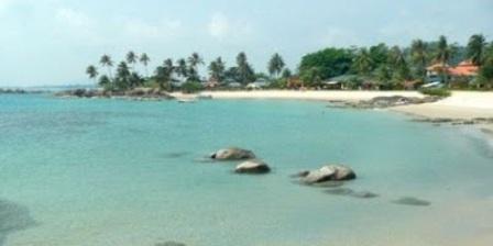 5 Wisata Pantai di Bangka Belitung Paling Menarik Pantai Parai Tenggiri