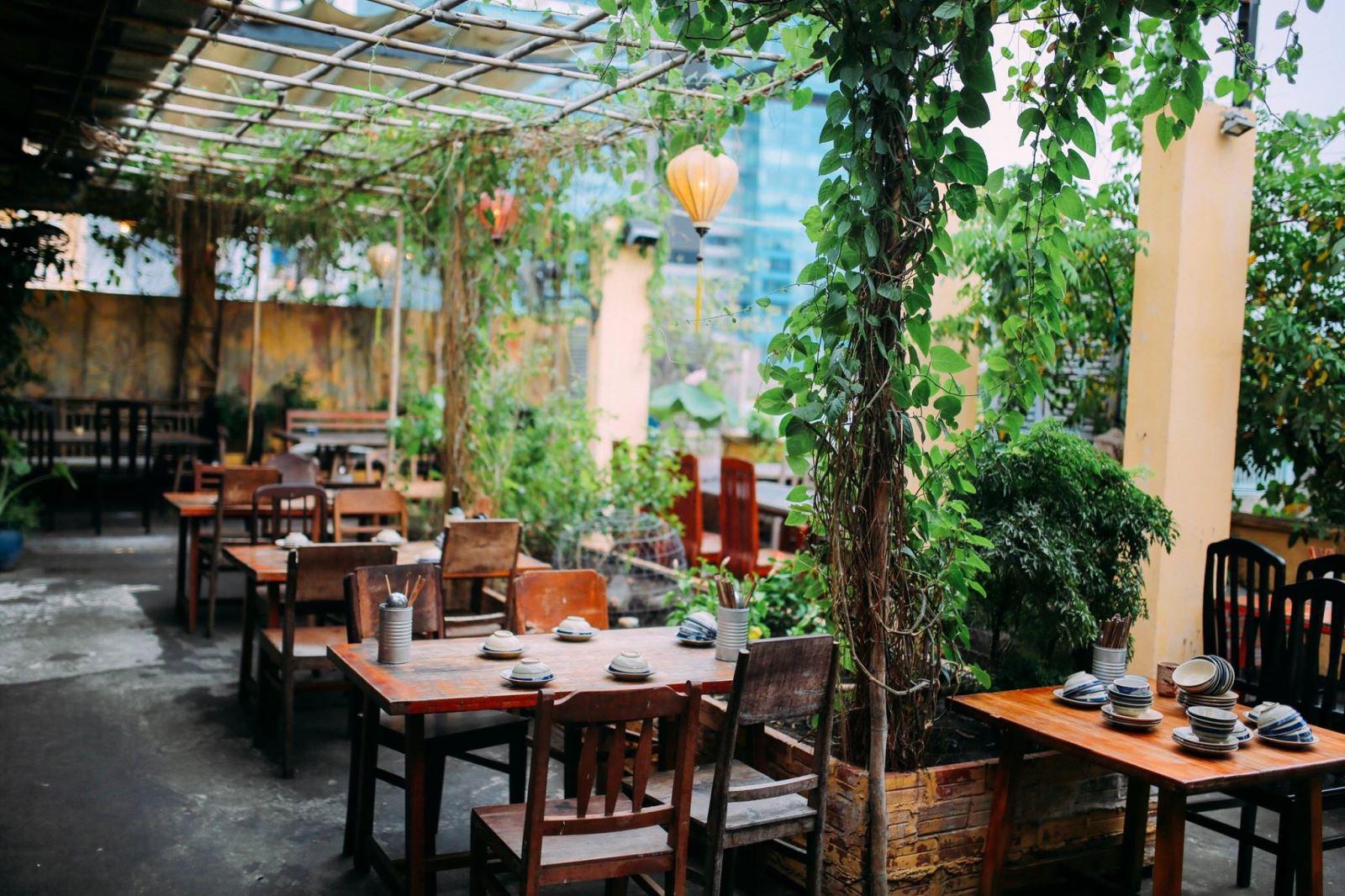 10 Nhà hàng Sài Gòn TPHCM ngon và nổi tiếng đáng để thưởng thức