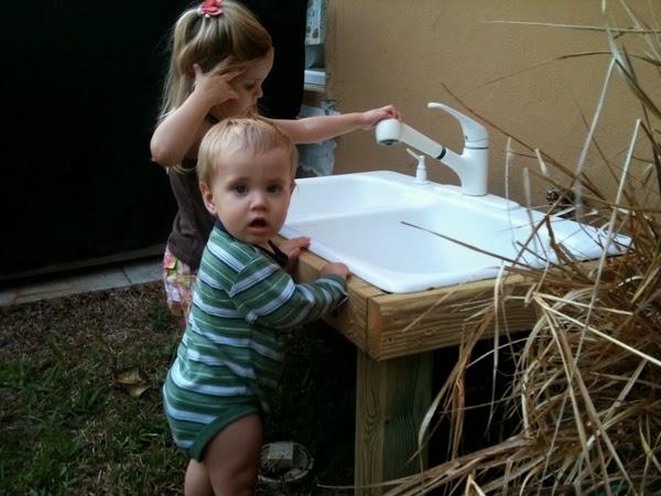 Original bathroom sink for kids