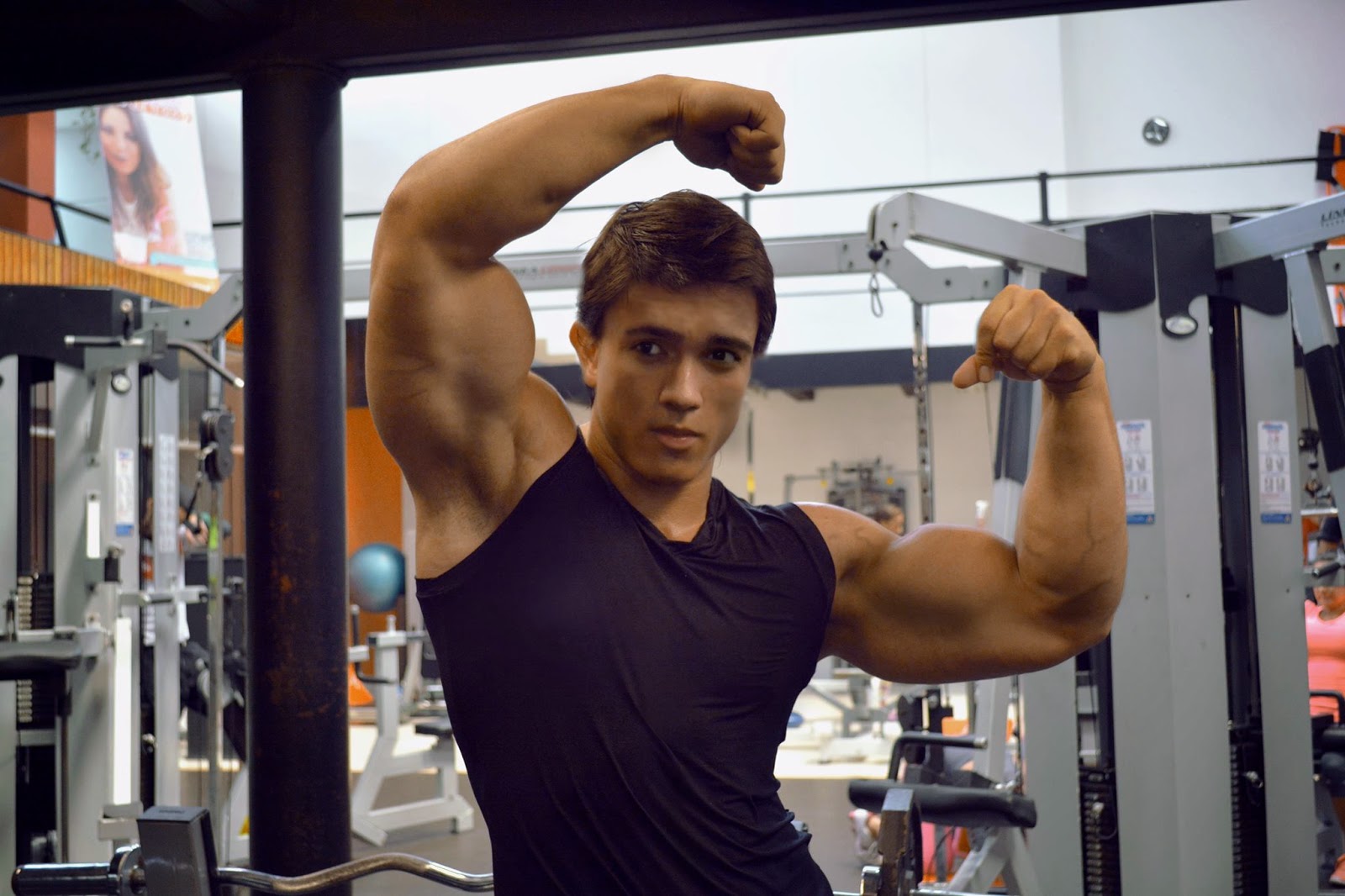 the beauty of male muscle: Daniel