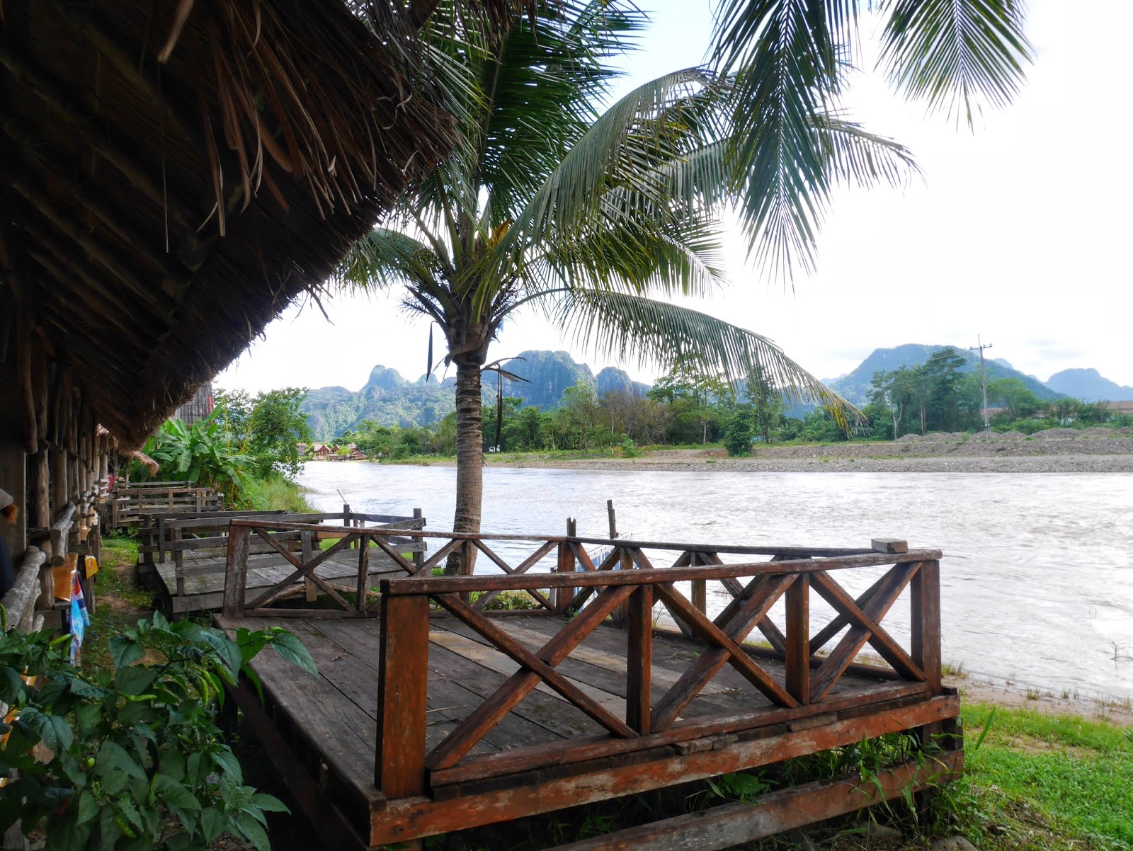smile beach bar laos smile beach bar bungalow in vang vieng, laos