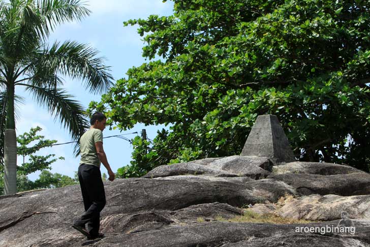 pantai tanjung pendam belitung