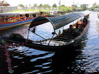 MERCADO FLOTANTE TALING CHAN, BANGKOK. TAILANDIA